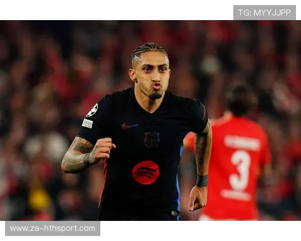 拉菲尼亚补射门前快速完成得分