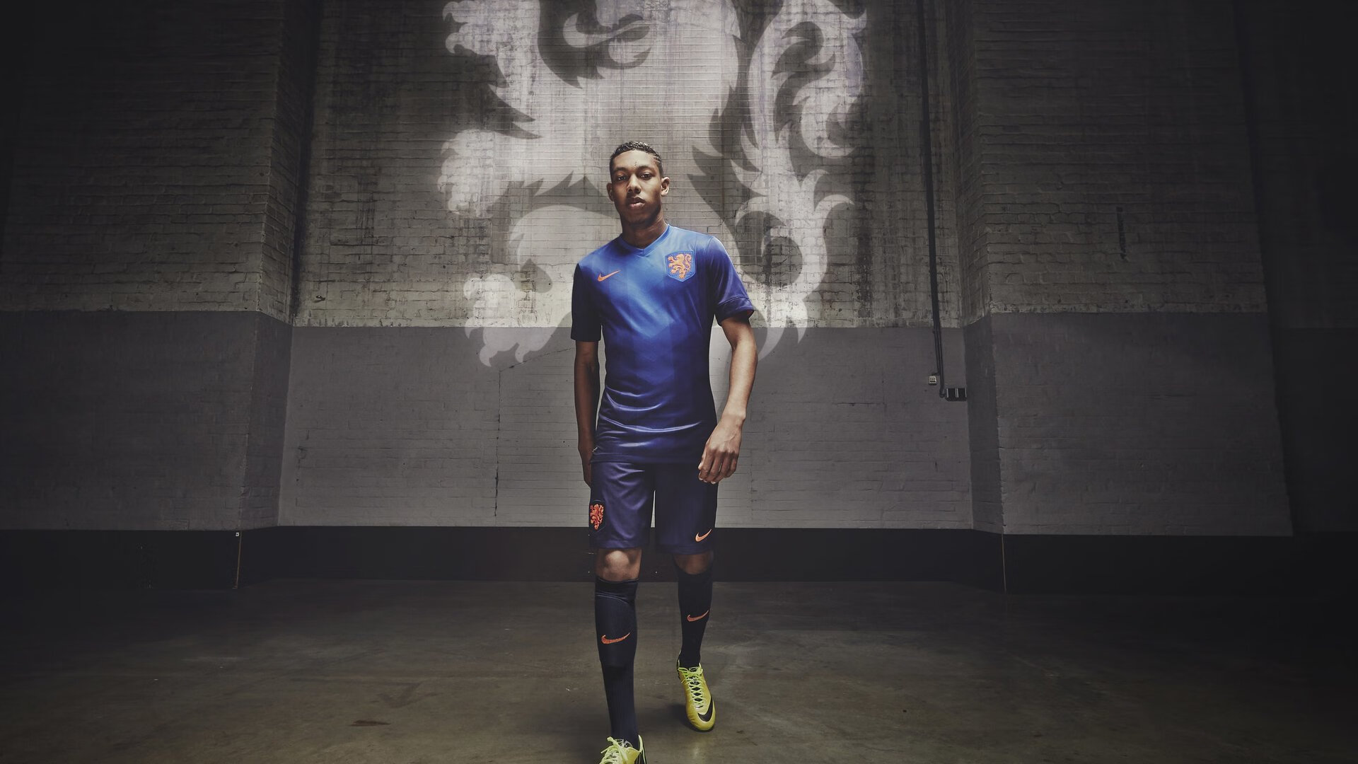 逆袭故事:草根出身的足球奇迹,足坛逆袭